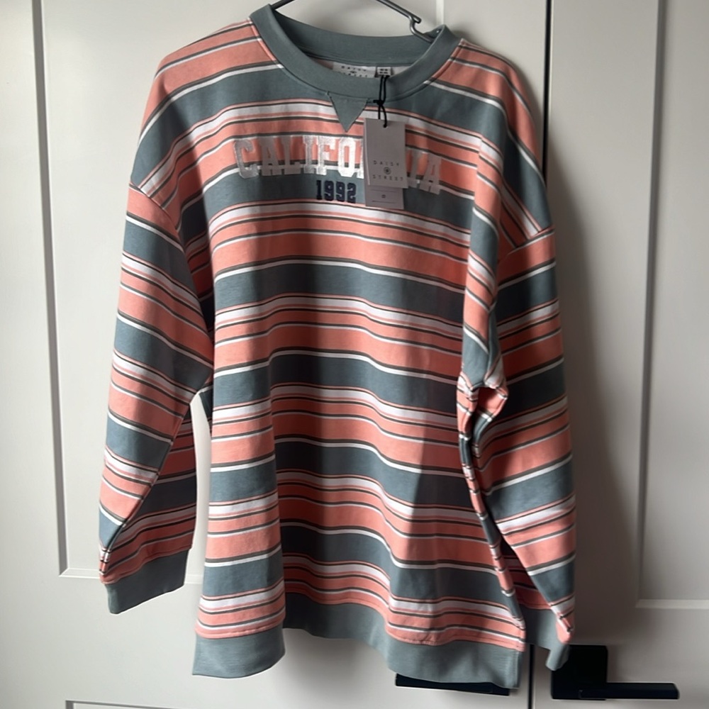 Daisy Street Relaxed Sweatshirt in Striped Coral ๐ - Picture 2 of 4